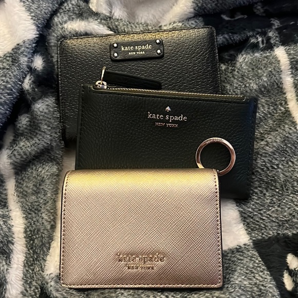 KATE SPADE ♠️ VARIOUS WALLETS/KEYCHAIN BUNDLE GORGEOUS! - Picture 1 of 16